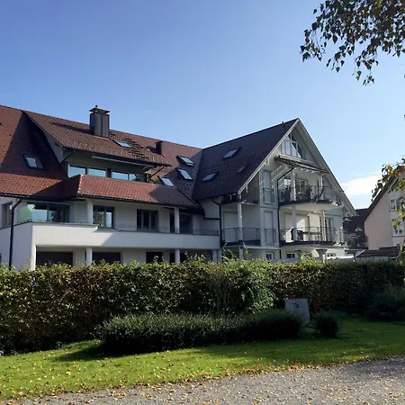 Seeblick - Exklusive In Erster Reihe Mit Balkon Und Seeblick *